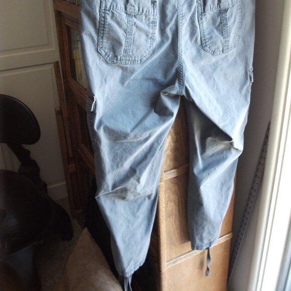 Eddie Bauer cropped pants gray size T12 - Picture 6 of 6